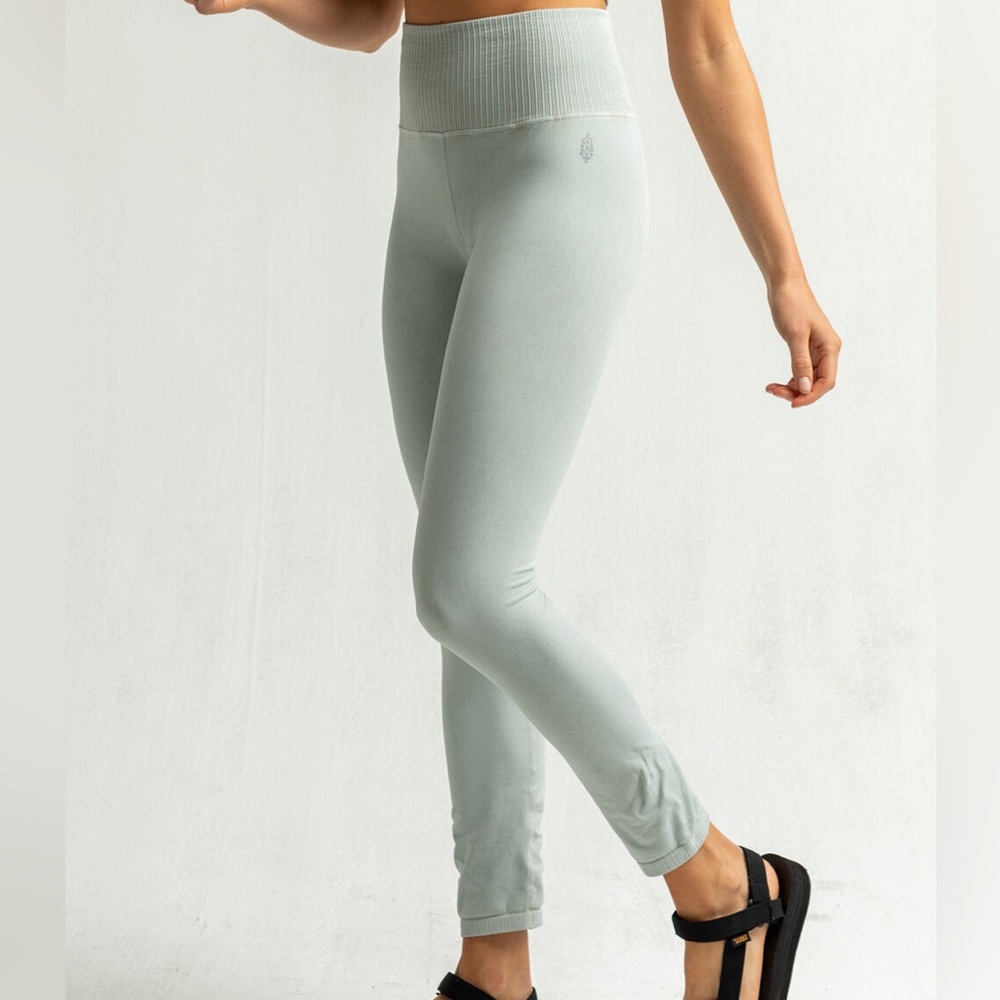 *SOLD* Free People High-Rise 7/8 Length Good Karma Leggings